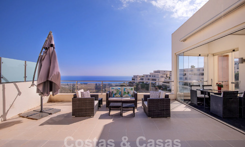 Modern penthouse on one level for sale with panoramic sea views, in a luxury complex of Los Monteros, Marbella 58303
