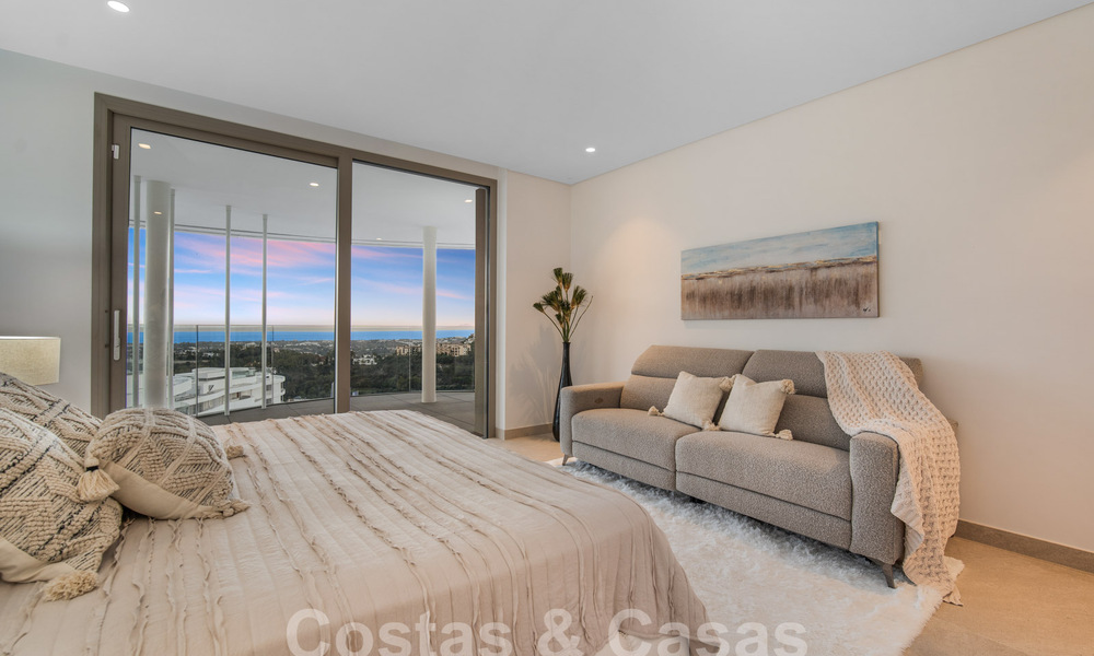 Prestigious, luxury apartment for sale with stunning sea, golf and mountain views in Marbella - Benahavis 58429
