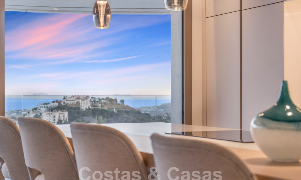 Prestigious, luxury apartment for sale with stunning sea, golf and mountain views in Marbella - Benahavis 58435