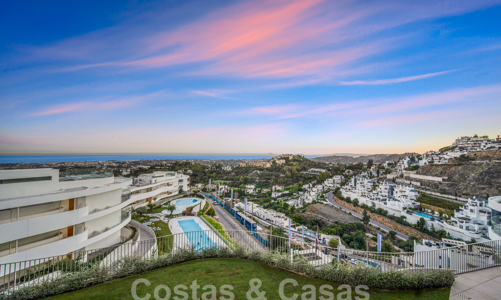 Prestigious, luxury apartment for sale with stunning sea, golf and mountain views in Marbella - Benahavis 58440