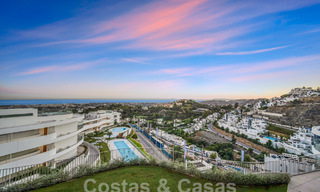Prestigious, luxury apartment for sale with stunning sea, golf and mountain views in Marbella - Benahavis 58440 