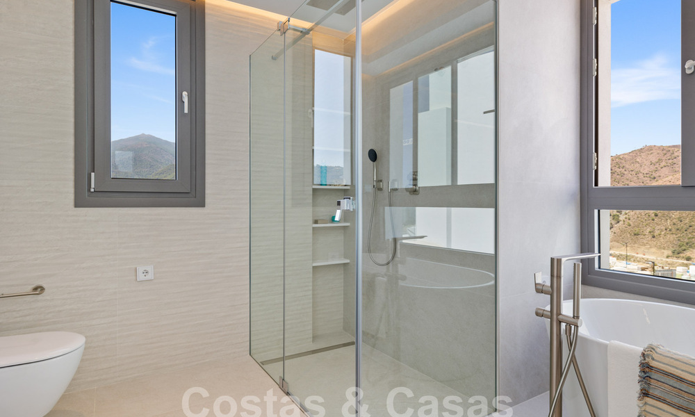 Brand new, modernist penthouse for sale, in an exclusive golf resort in the hills of Marbella - Benahavis 58402