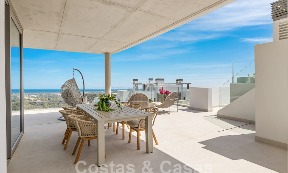 Brand new, modernist penthouse for sale, in an exclusive golf resort in the hills of Marbella - Benahavis 58417