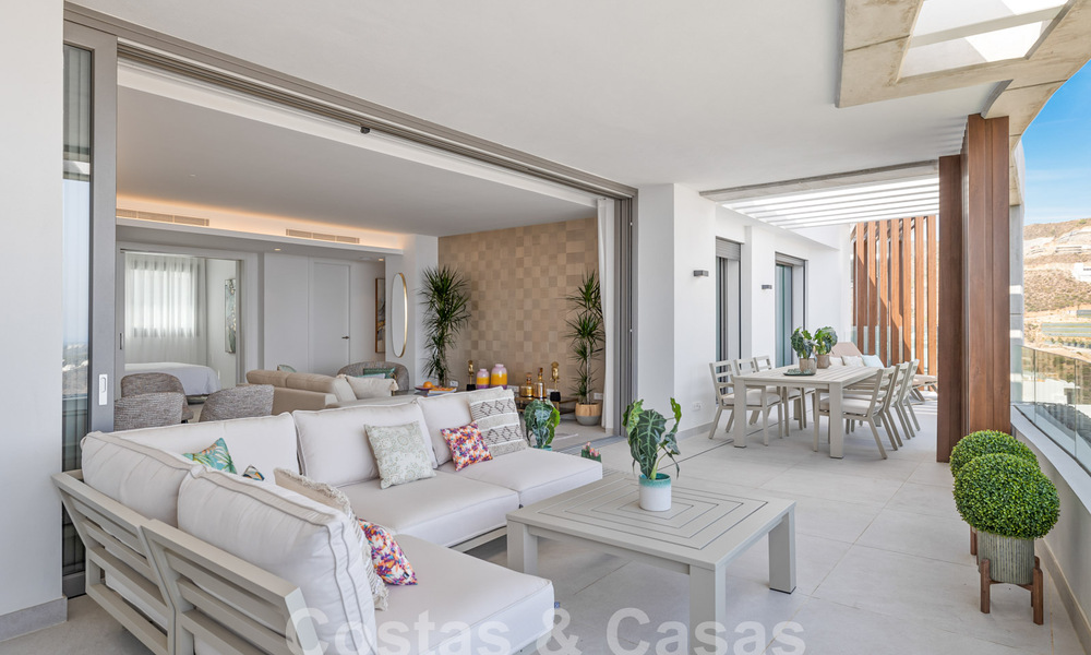 Superb new build apartment for sale with phenomenal sea, golf and mountain views, Marbella - Benahavis 58364