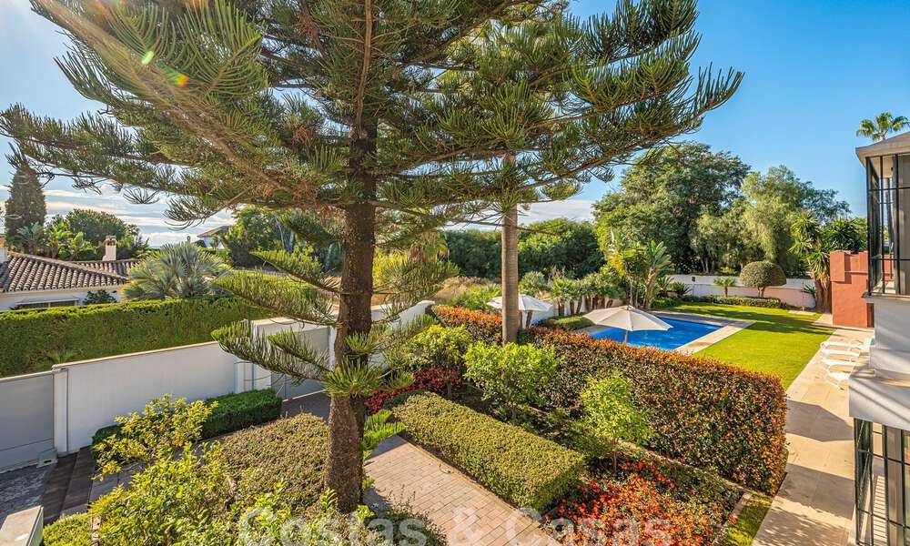 Mediterranean villa for sale within walking distance of the beach on the New Golden Mile between Marbella and Estepona 57930