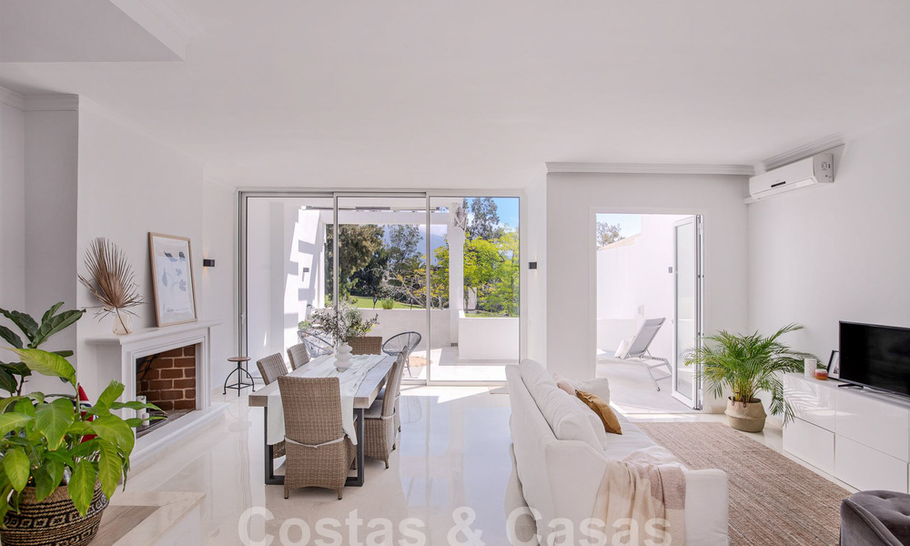 Spacious townhouse for sale with 360° views, adjacent to golf course in La Quinta golf resort, Marbella - Benahavis 57984
