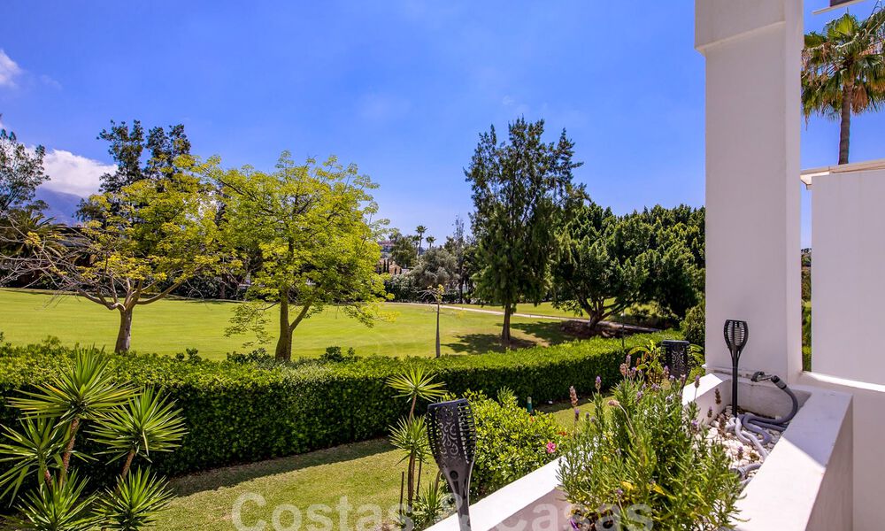 Spacious townhouse for sale with 360° views, adjacent to golf course in La Quinta golf resort, Marbella - Benahavis 57989