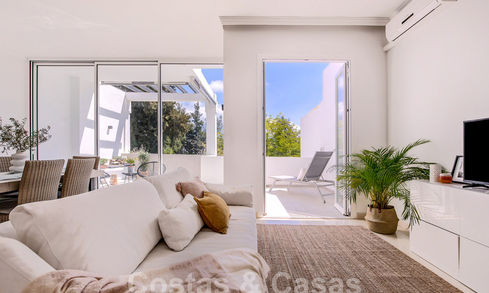 Spacious townhouse for sale with 360° views, adjacent to golf course in La Quinta golf resort, Marbella - Benahavis 58003