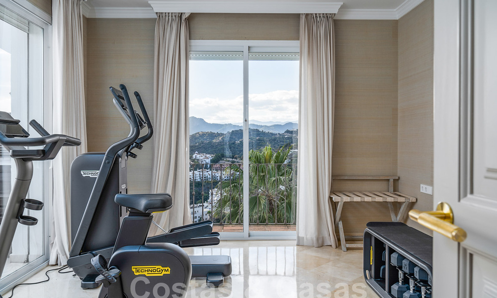 Penthouse for sale with panoramic sea views in the hills of Marbella - Benahavis 58008