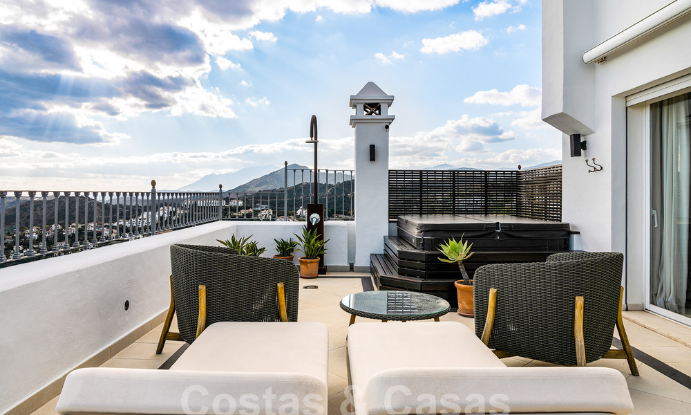 Penthouse for sale with panoramic sea views in the hills of Marbella - Benahavis 58011