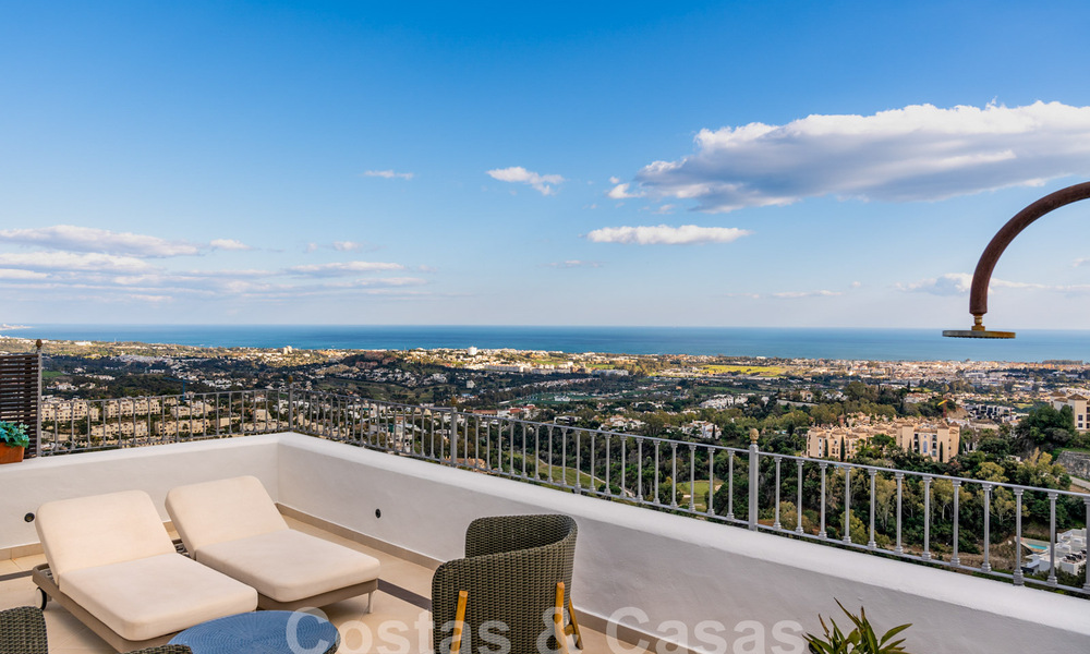 Penthouse for sale with panoramic sea views in the hills of Marbella - Benahavis 58013