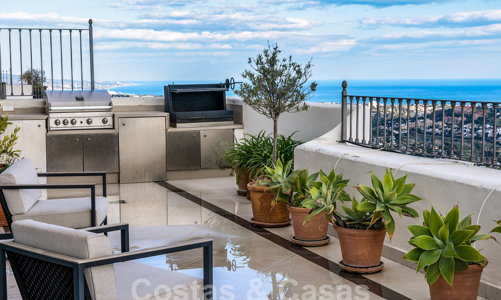 Penthouse for sale with panoramic sea views in the hills of Marbella - Benahavis 58021