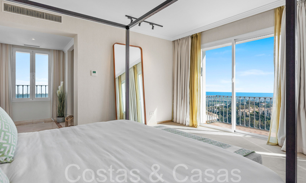 Penthouse for sale with panoramic sea views in the hills of Marbella - Benahavis 67412