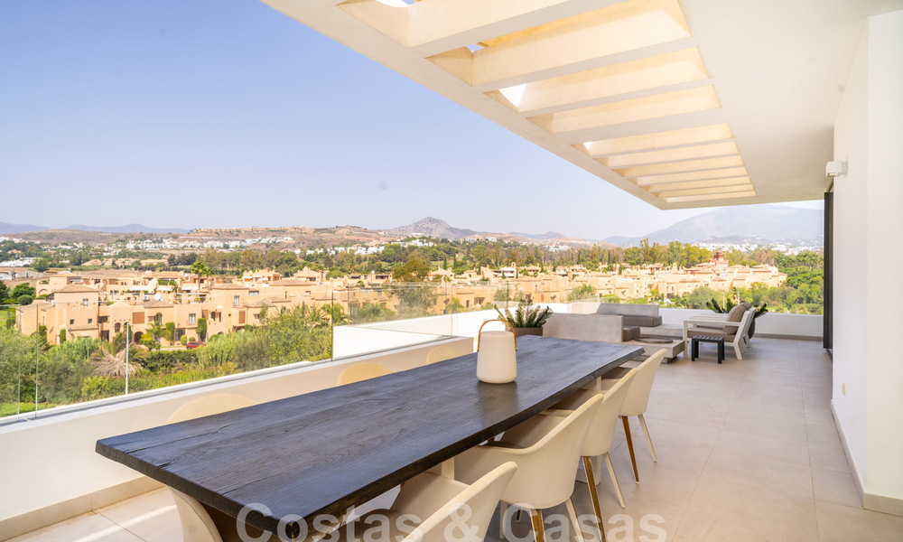 Modern design penthouse with spacious terraces for sale on the New Golden Mile between Marbella and Estepona 58795