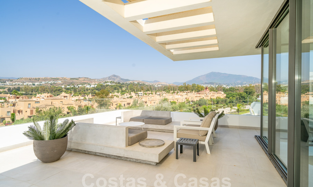 Modern design penthouse with spacious terraces for sale on the New Golden Mile between Marbella and Estepona 58796