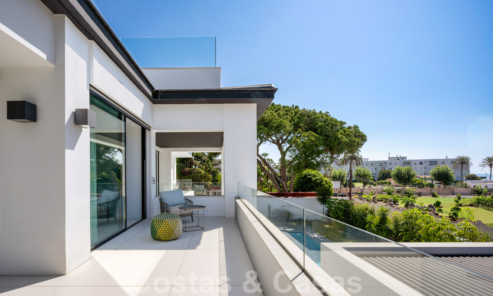 Modernist luxury villa for sale a stone's throw from the beach and all amenities, with sea view in San Pedro, Marbella 58650