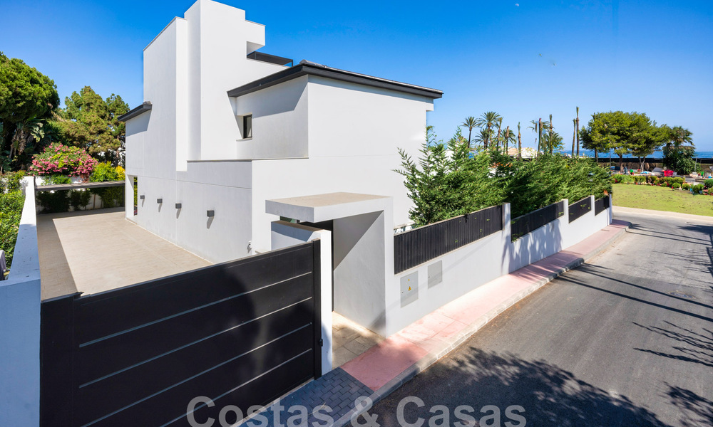 Modernist luxury villa for sale a stone's throw from the beach and all amenities, with sea view in San Pedro, Marbella 58663