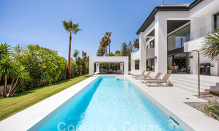 Modernist luxury villa for sale a stone's throw from the beach and all amenities, with sea view in San Pedro, Marbella 58684 