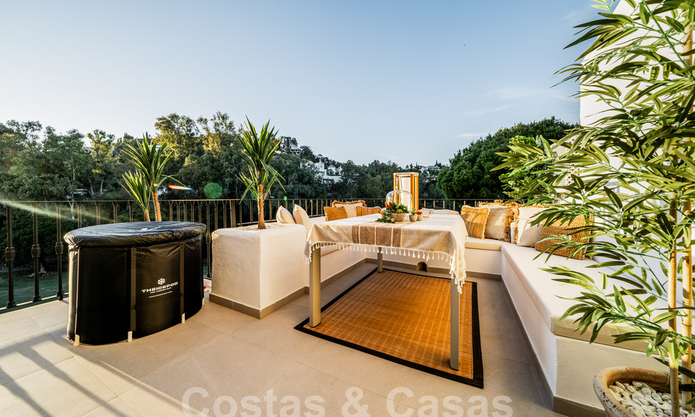 Prestigious penthouse for sale with golf course views in La Quinta, Benahavis - Marbella 58821