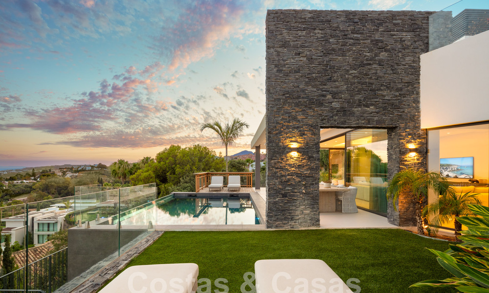 Prestigious, modern luxury villa for sale with breathtaking sea views in gated community in Marbella - Benahavis 58692