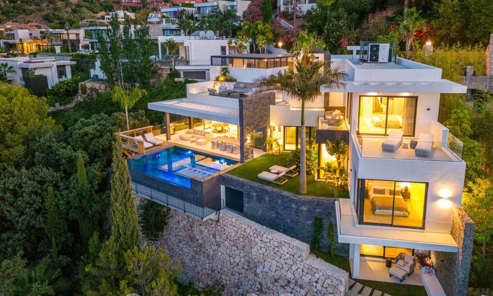 Prestigious, modern luxury villa for sale with breathtaking sea views in gated community in Marbella - Benahavis 58696