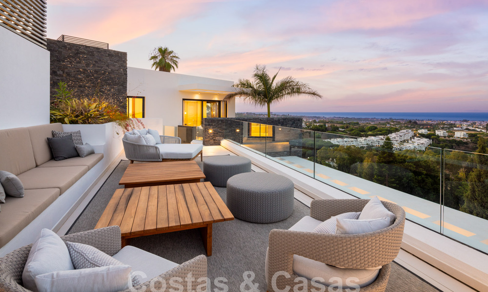 Prestigious, modern luxury villa for sale with breathtaking sea views in gated community in Marbella - Benahavis 58699