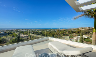Prestigious, modern luxury villa for sale with breathtaking sea views in gated community in Marbella - Benahavis 58702 