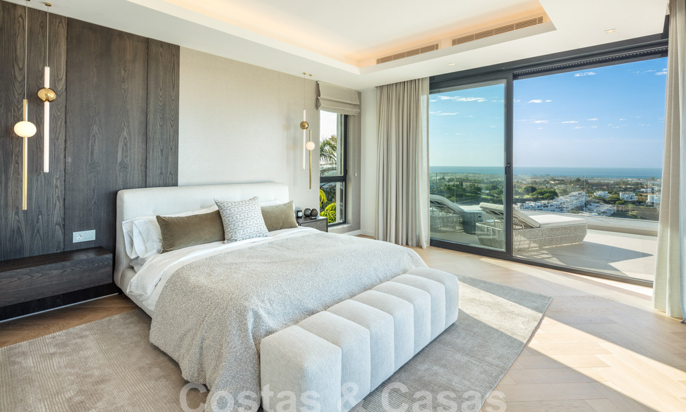 Prestigious, modern luxury villa for sale with breathtaking sea views in gated community in Marbella - Benahavis 58704