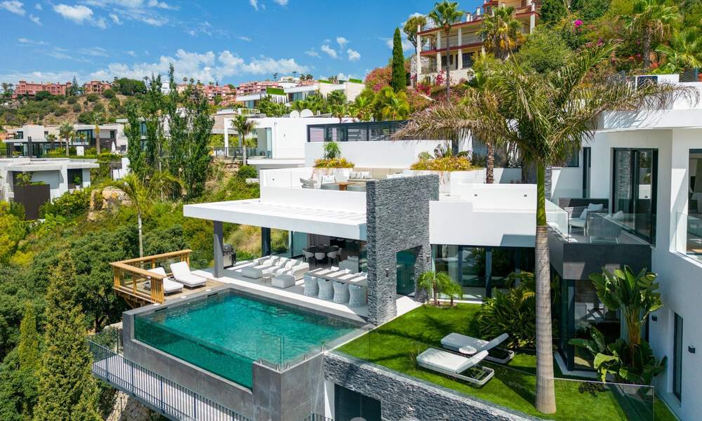 Prestigious, modern luxury villa for sale with breathtaking sea views in gated community in Marbella - Benahavis 58726