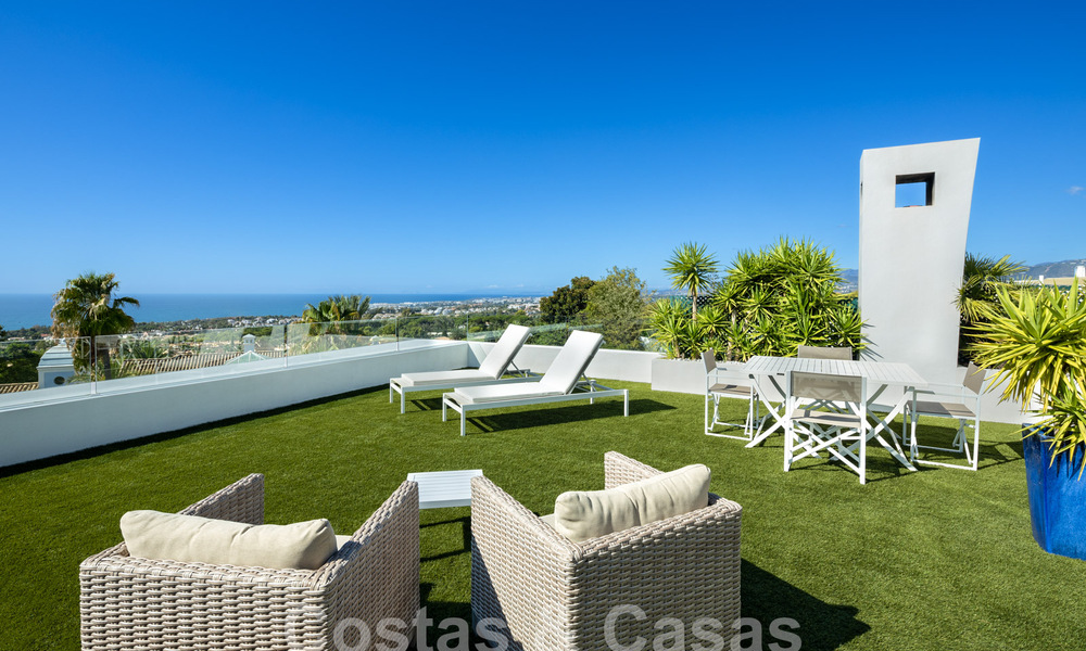 Spacious modern penthouse for sale with phenomenal sea views in the exclusive Sierra Blanca in Marbella 58736