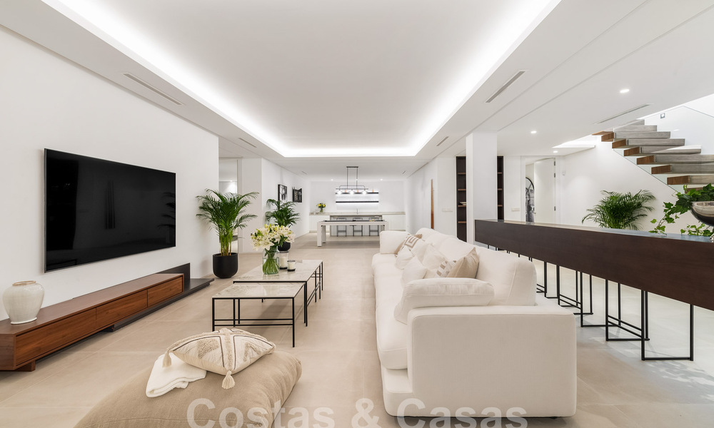 Move-in ready, contemporary luxury villa for sale within walking distance of Puerto Banus and the beach in San Pedro, Marbella 59009