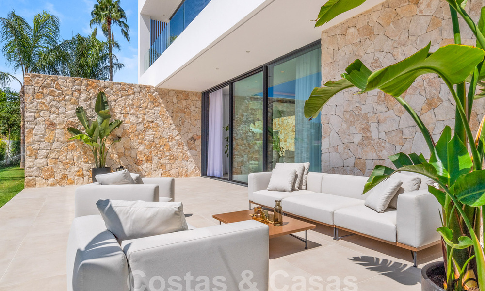 Move-in ready, contemporary luxury villa for sale within walking distance of Puerto Banus and the beach in San Pedro, Marbella 59017