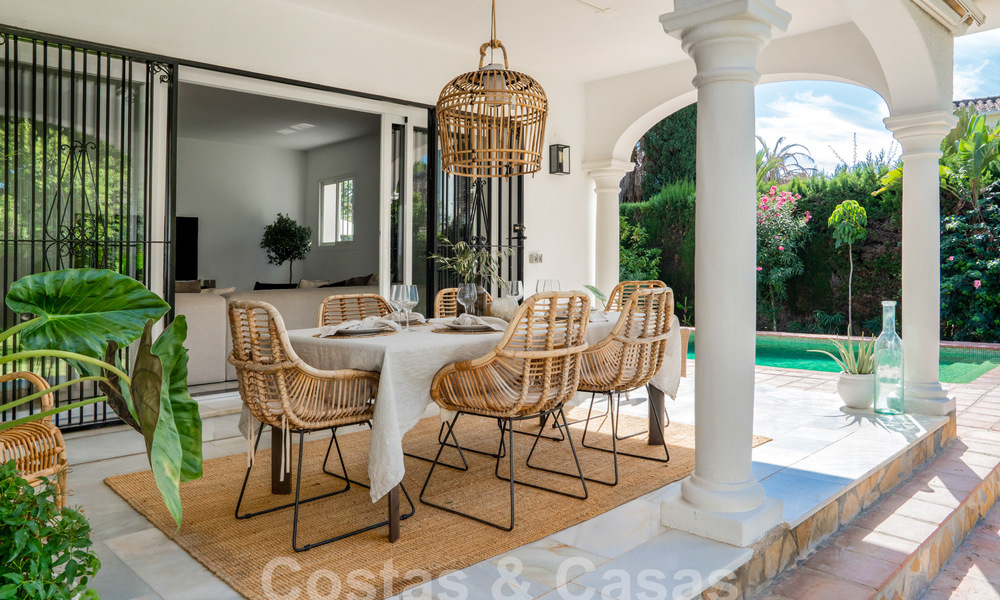 Traditional single storey villa for sale, beachside on the New Golden Mile, Marbella - Estepona 58872