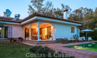 Traditional single storey villa for sale, beachside on the New Golden Mile, Marbella - Estepona 58879 