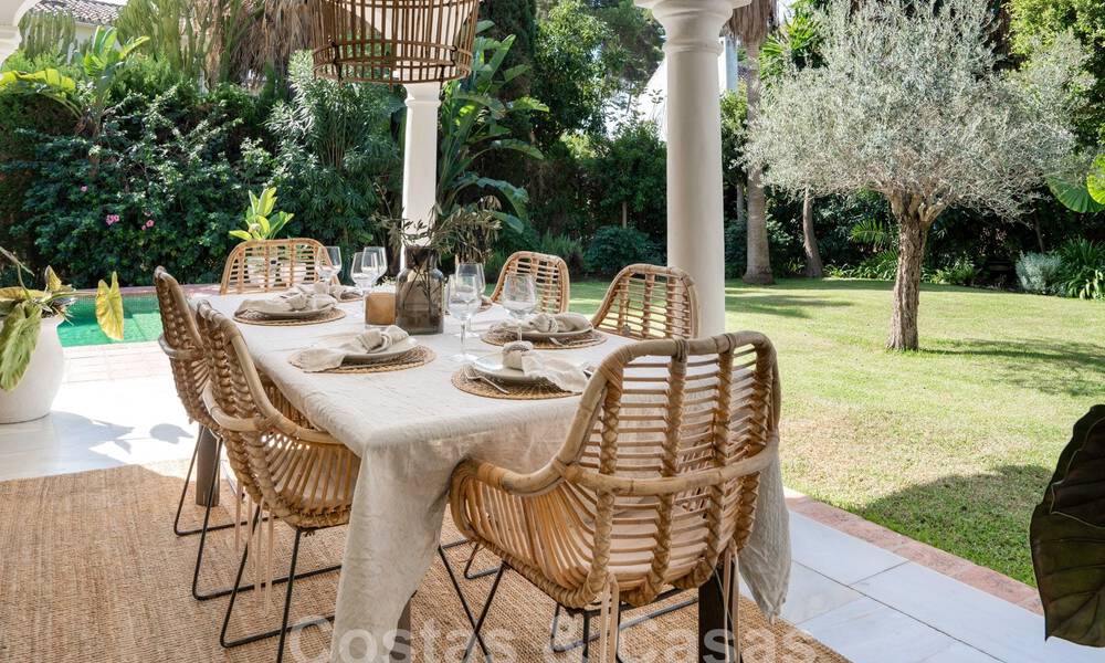 Traditional single storey villa for sale, beachside on the New Golden Mile, Marbella - Estepona 58882