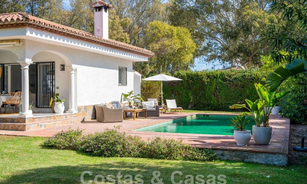 Traditional single storey villa for sale, beachside on the New Golden Mile, Marbella - Estepona 58885