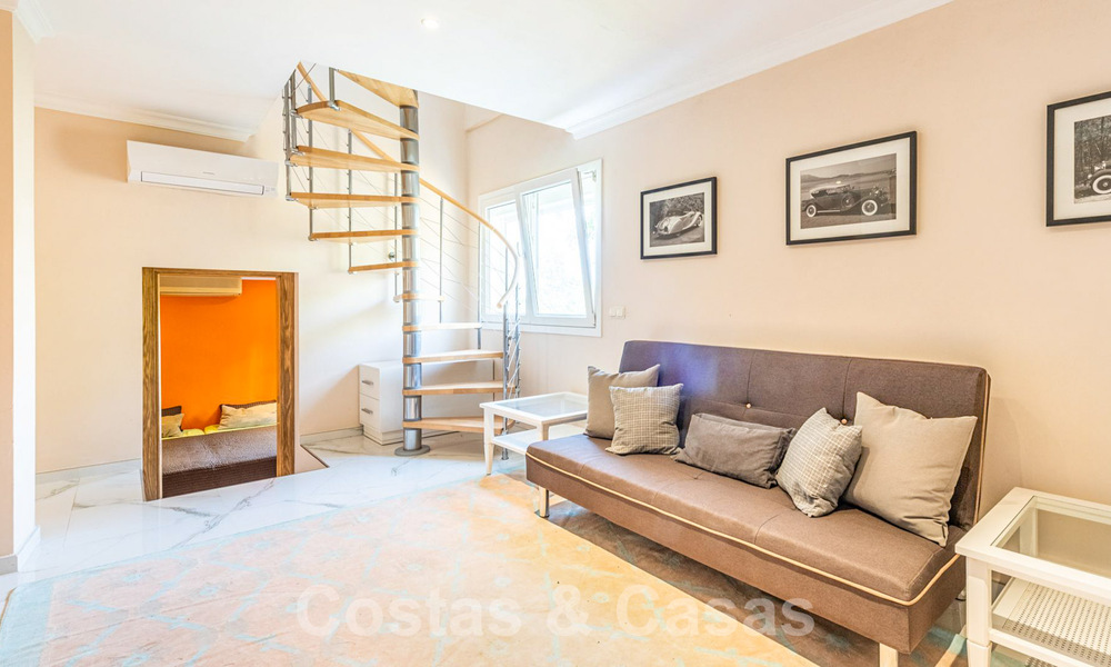 Spanish villa for sale with large garden close to amenities in East Marbella 58925