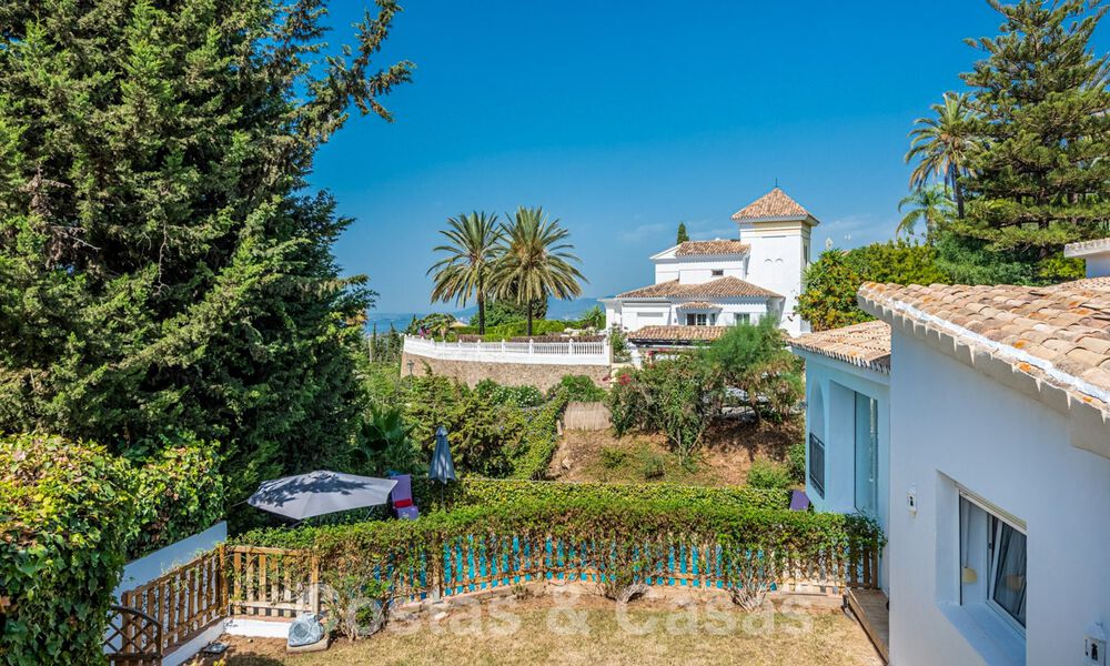 Spanish villa for sale with large garden close to amenities in East Marbella 58931