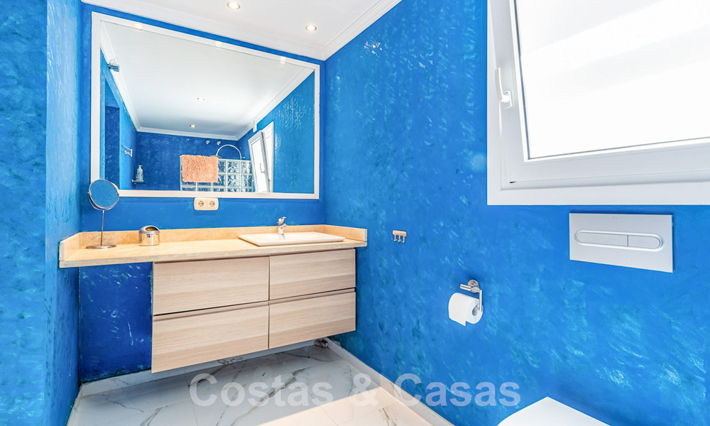 Spanish villa for sale with large garden close to amenities in East Marbella 58935