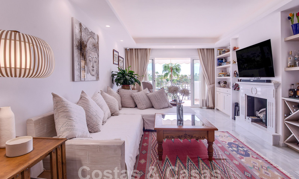 Penthouse for sale with spacious roof terrace and 360° views, a stone's throw from the beach and centre of Puerto Banus, Marbella. Reduced to sell! 59039