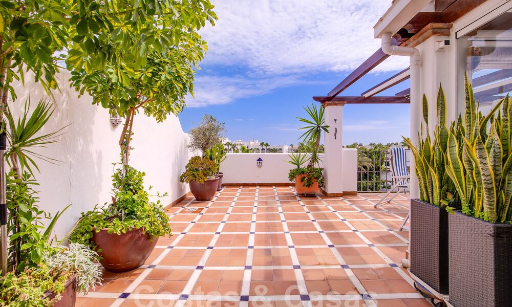 Penthouse for sale with spacious roof terrace and 360° views, a stone's throw from the beach and centre of Puerto Banus, Marbella. Reduced to sell! 59041