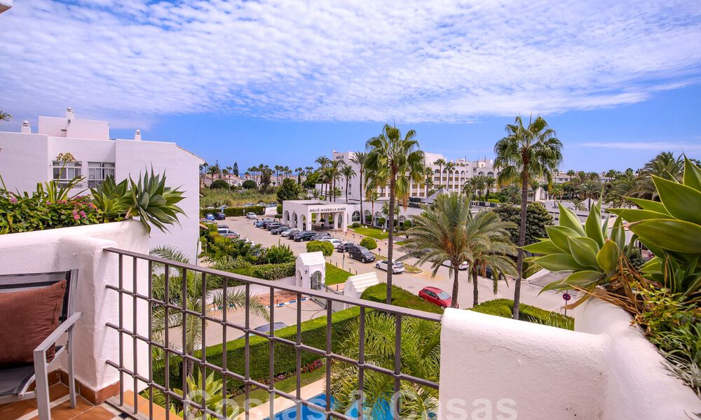 Penthouse for sale with spacious roof terrace and 360° views, a stone's throw from the beach and centre of Puerto Banus, Marbella. Reduced to sell! 59054