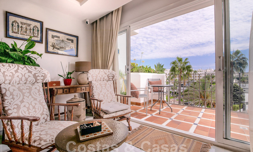 Penthouse for sale with spacious roof terrace and 360° views, a stone's throw from the beach and centre of Puerto Banus, Marbella. Reduced to sell! 59065