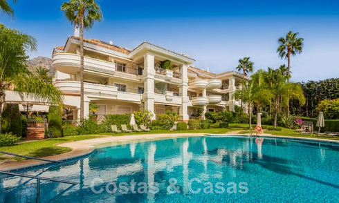 Spacious luxury apartment for sale with panoramic sea views in gated urbanisation on the Golden Mile, Marbella 59800