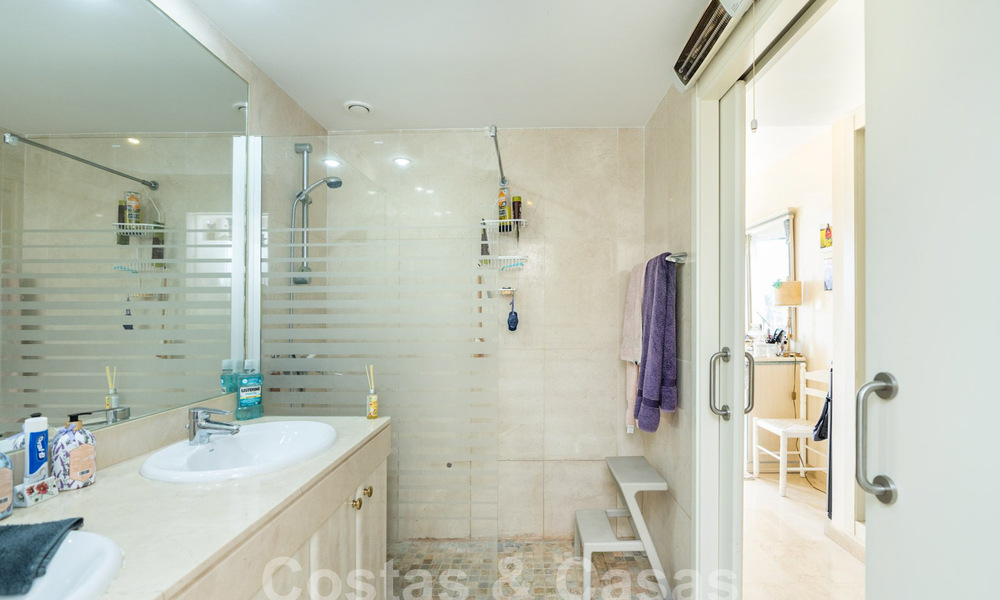 Spacious penthouse for sale in gated beach complex with magnificent sea views in La Duquesa, Costa del Sol 59309