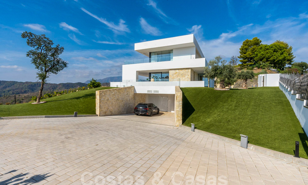 Modern luxury villa for sale with sea views in gated community surrounded by nature in Marbella - Benahavis 59235