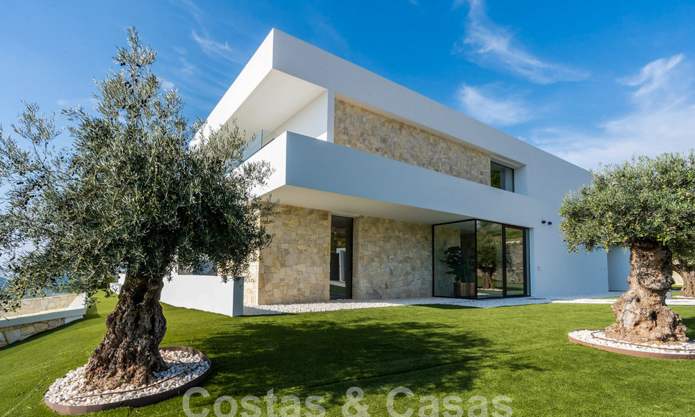 Modern luxury villa for sale with sea views in gated community surrounded by nature in Marbella - Benahavis 59236