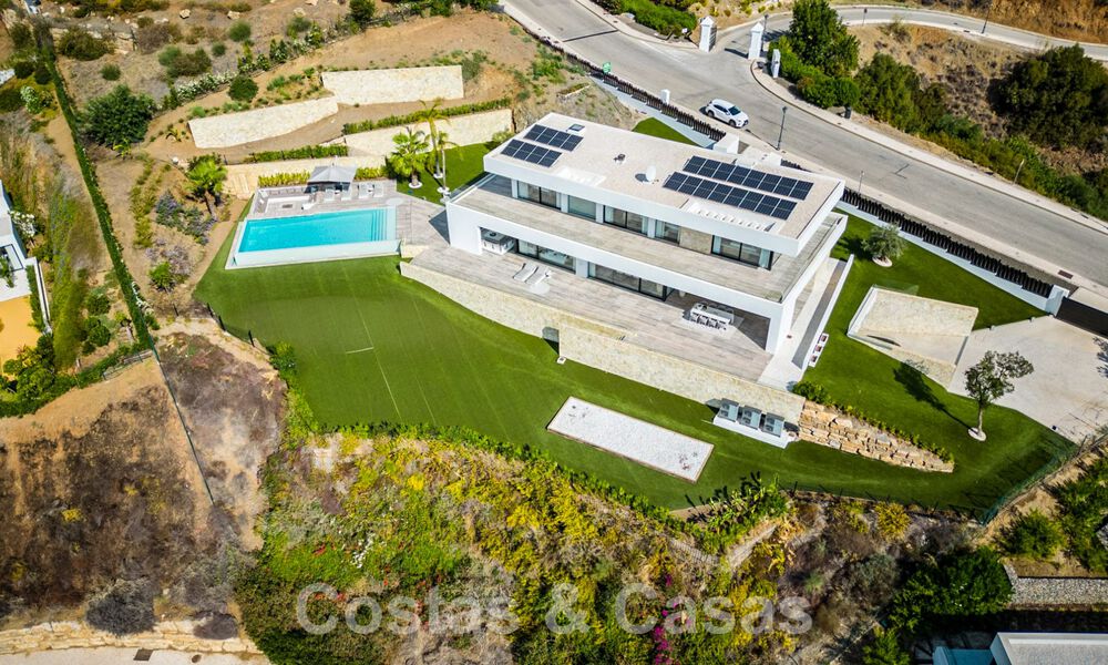 Modern luxury villa for sale with sea views in gated community surrounded by nature in Marbella - Benahavis 59243
