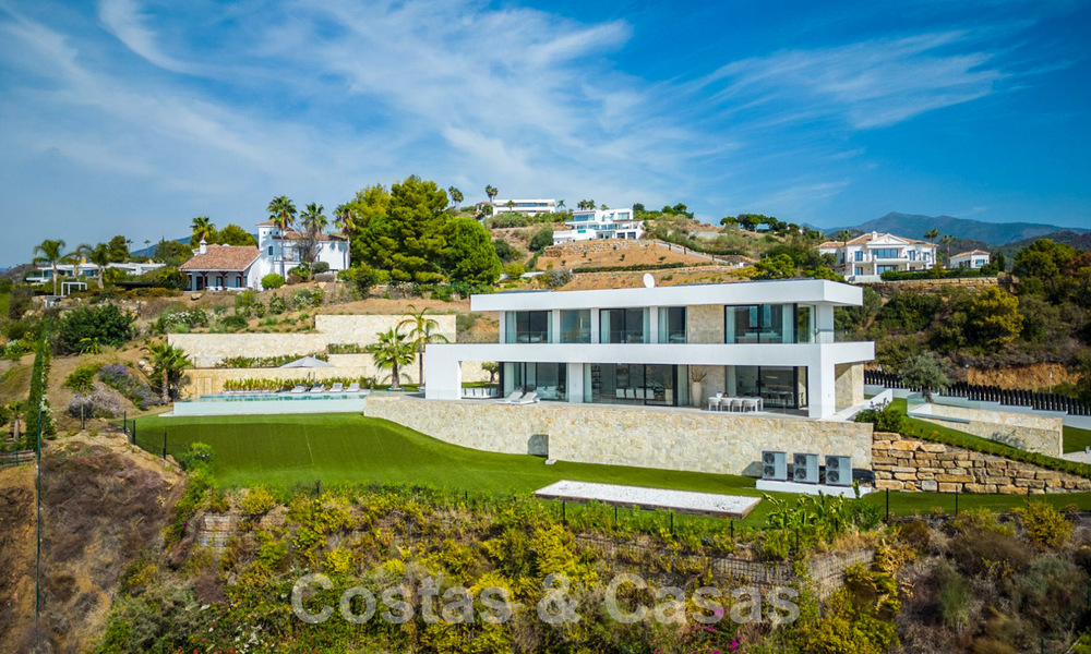 Modern luxury villa for sale with sea views in gated community surrounded by nature in Marbella - Benahavis 59244