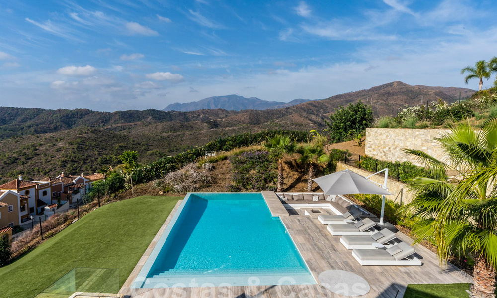 Modern luxury villa for sale with sea views in gated community surrounded by nature in Marbella - Benahavis 59261